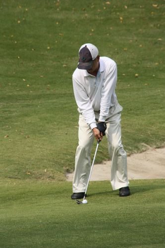 高尔夫球向右飞的可能原因及解决方法