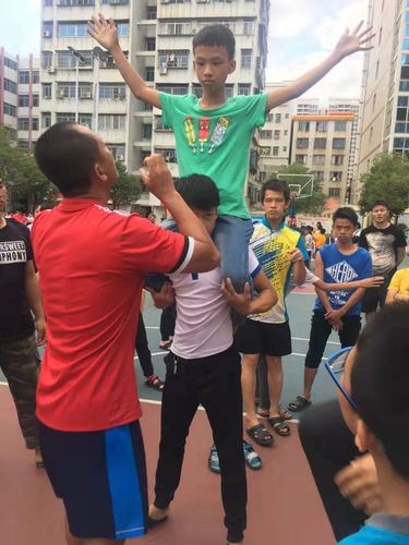 龙舞乒乓球教练