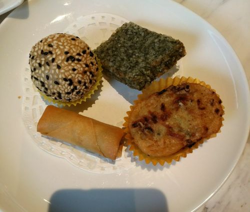 高尔夫球春卷和蛋糕