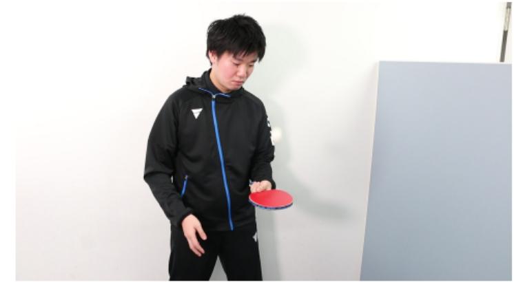 一、乒乓球颠球的基本技巧