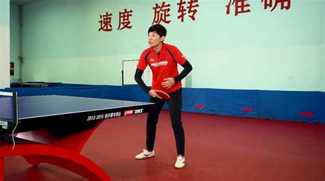 如何对墙练乒乓球
