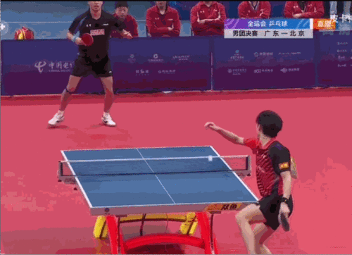如何将乒乓球发得又转又拐