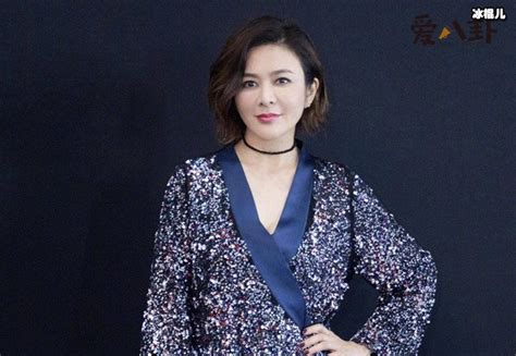 关若琳与高尔夫球队的关系