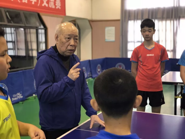 乒乓球没有教练指导吗