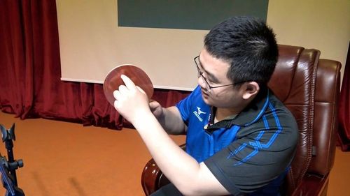 正手拧乒乓球视频