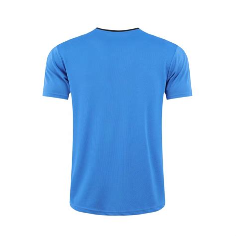 乒乓球服吸汗还是不吸