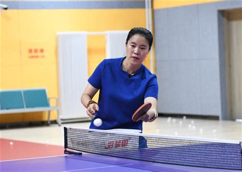 乒乓球颠球练习方法视频