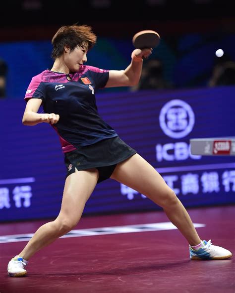 女乒乓球服是裙子还是裤子