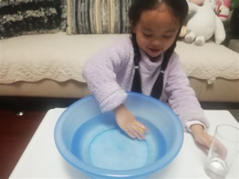 吹风机吹乒乓球