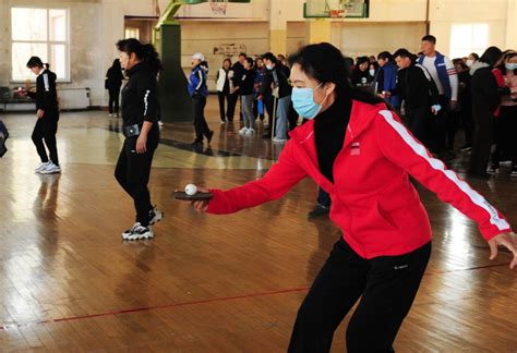 乒乓球运球接力游戏规则