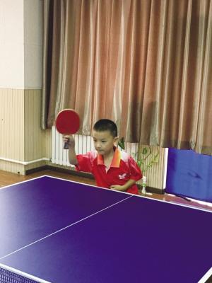 小孩打乒乓球的正确动作视频