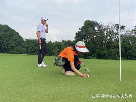 高尔夫球场球童的工作内容