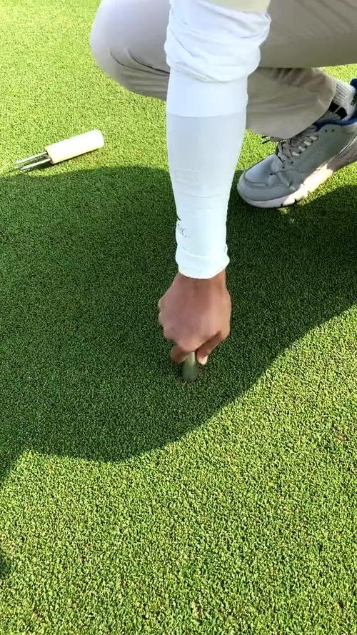 高尔夫球发出去怎么能找到