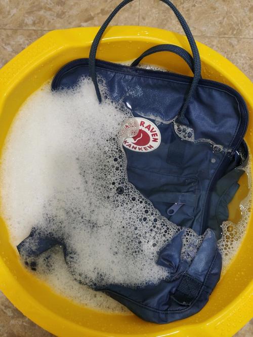 高尔夫球包怎么清洁保养