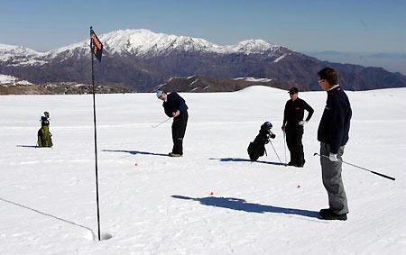 高尔夫球雪地用什么颜色