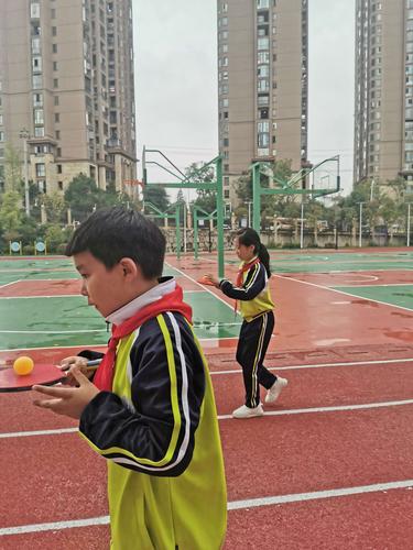小孩打乒乓球好不好