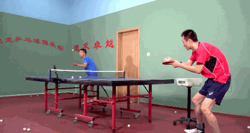 乒乓球的发球抢攻战术是什么样的