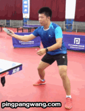乒乓球反手脚步