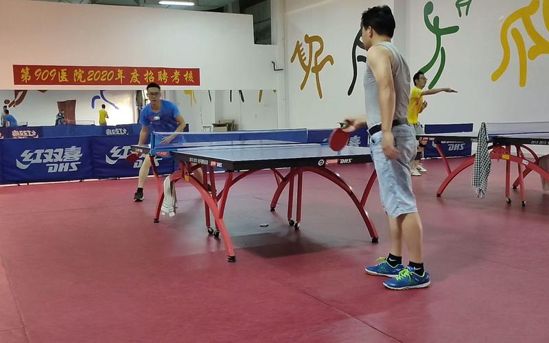 乒乓球白头发教练是谁