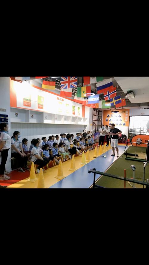 高尔夫学校什么时候开学呢
