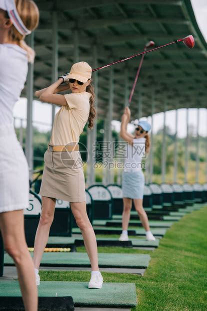 为什么越来越多的女明星开始打高尔夫球？
