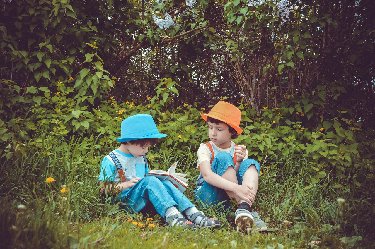 夏日羽毛球大战，三年级小朋友的暑假奇遇
